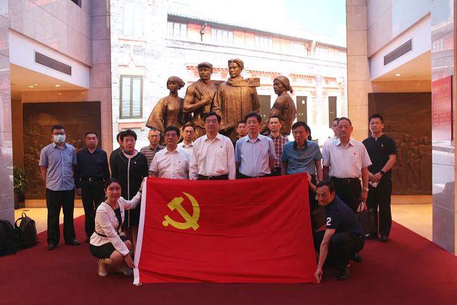 郎朗回应58岁建筑工人钢琴之约:为热爱生活的精神点赞