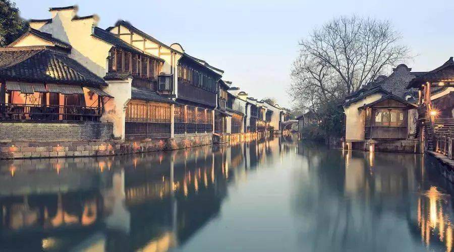 见证历史!他收藏火柴盒贴画四十余年 细心收藏十二万枚“火花”